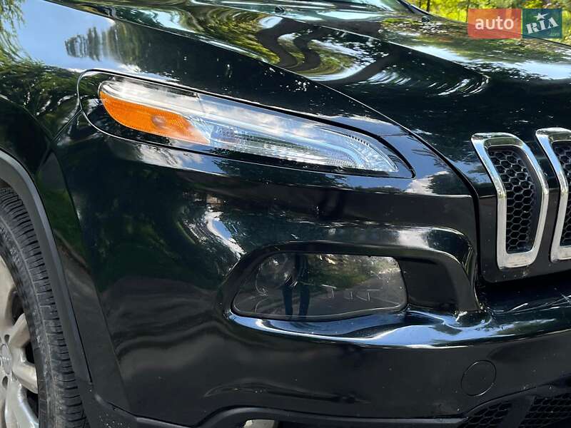 Внедорожник / Кроссовер Jeep Cherokee 2015 в Киеве