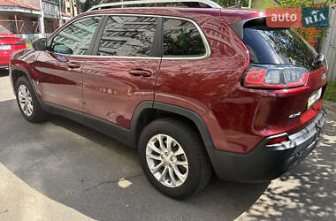 Внедорожник / Кроссовер Jeep Cherokee 2019 в 