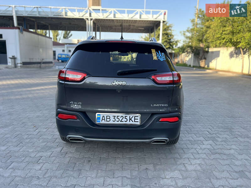 Внедорожник / Кроссовер Jeep Cherokee 2015 в Виннице