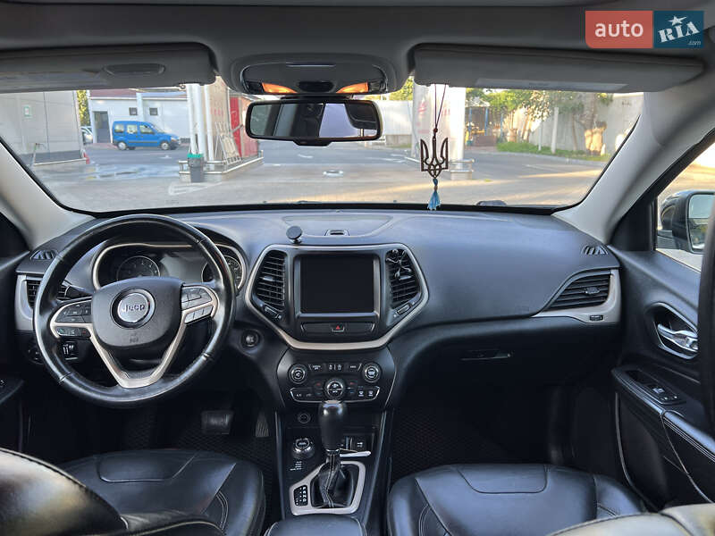 Внедорожник / Кроссовер Jeep Cherokee 2015 в Виннице
