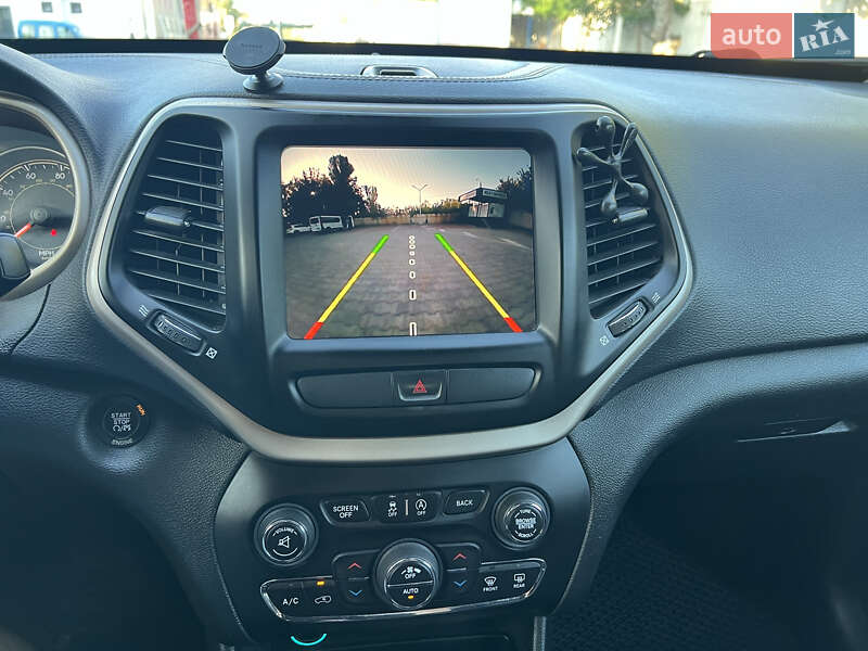 Внедорожник / Кроссовер Jeep Cherokee 2015 в Виннице