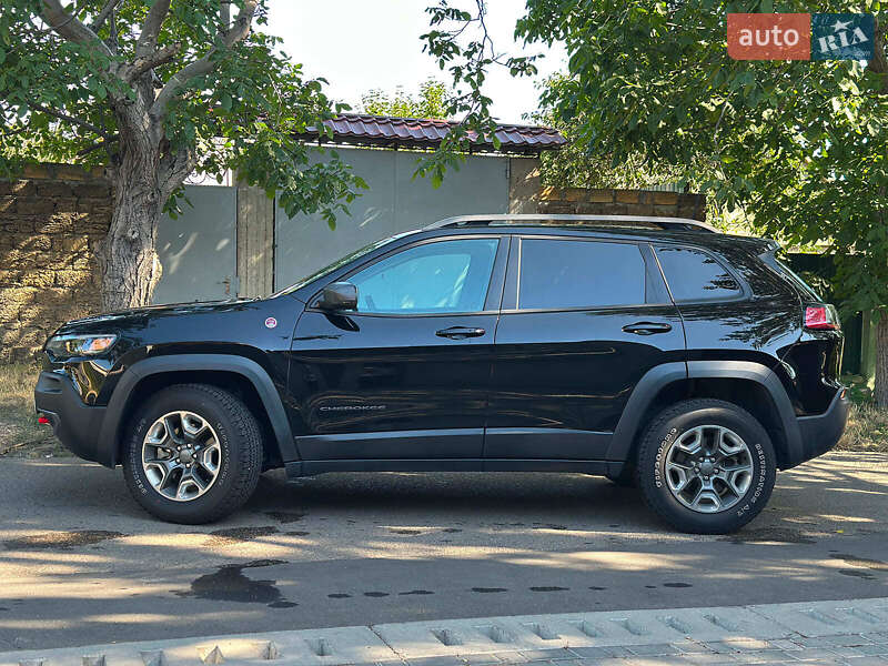 Внедорожник / Кроссовер Jeep Cherokee 2018 в Одессе