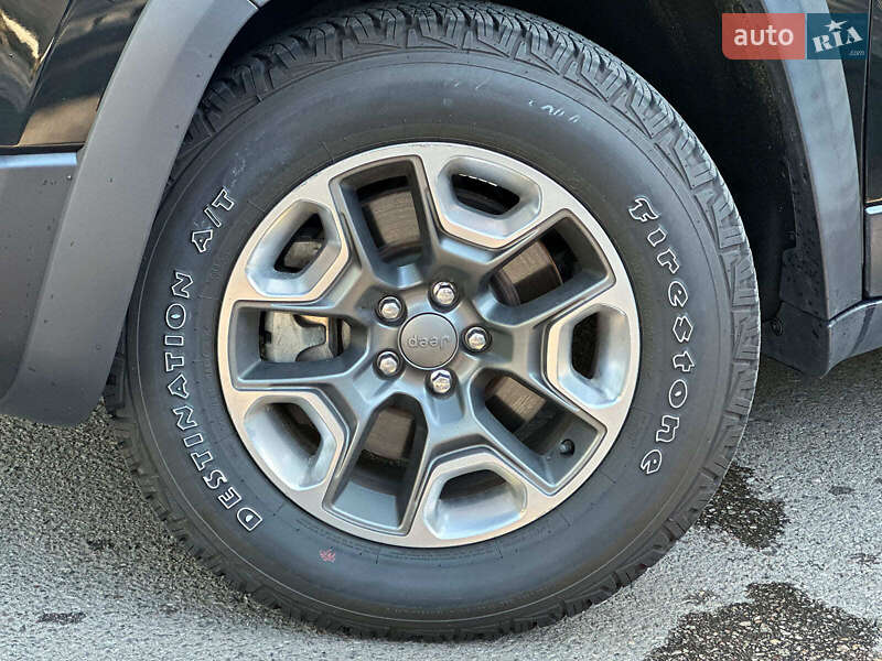 Внедорожник / Кроссовер Jeep Cherokee 2018 в Одессе