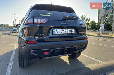 Внедорожник / Кроссовер Jeep Cherokee 2019 в 