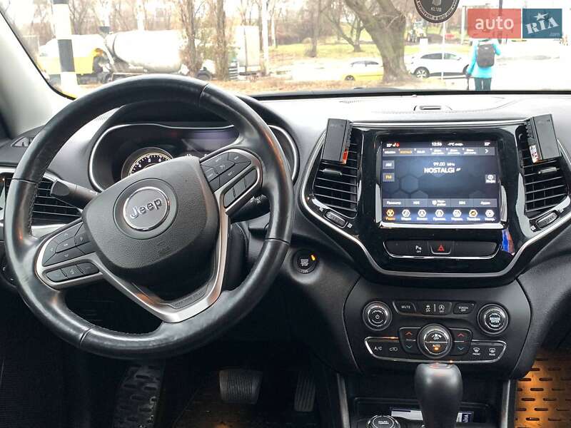 Внедорожник / Кроссовер Jeep Cherokee 2019 в Киеве
