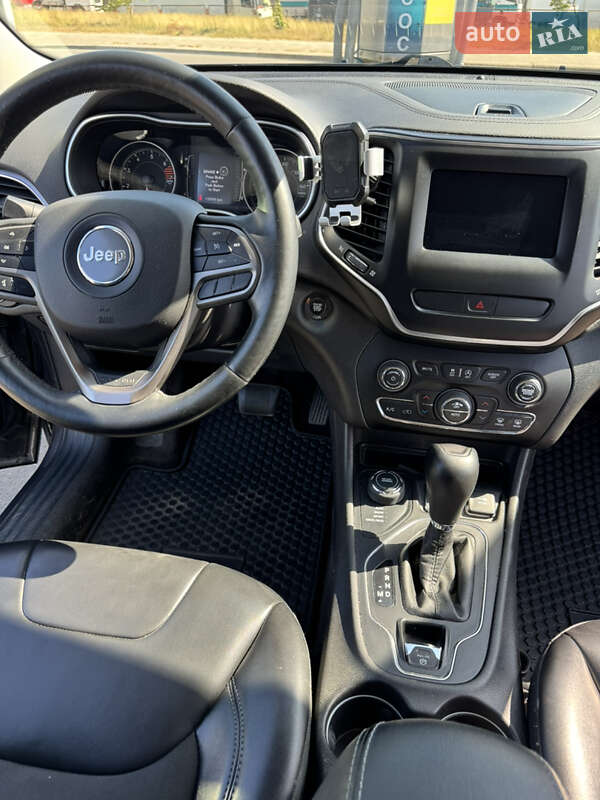 Внедорожник / Кроссовер Jeep Cherokee 2018 в Киеве