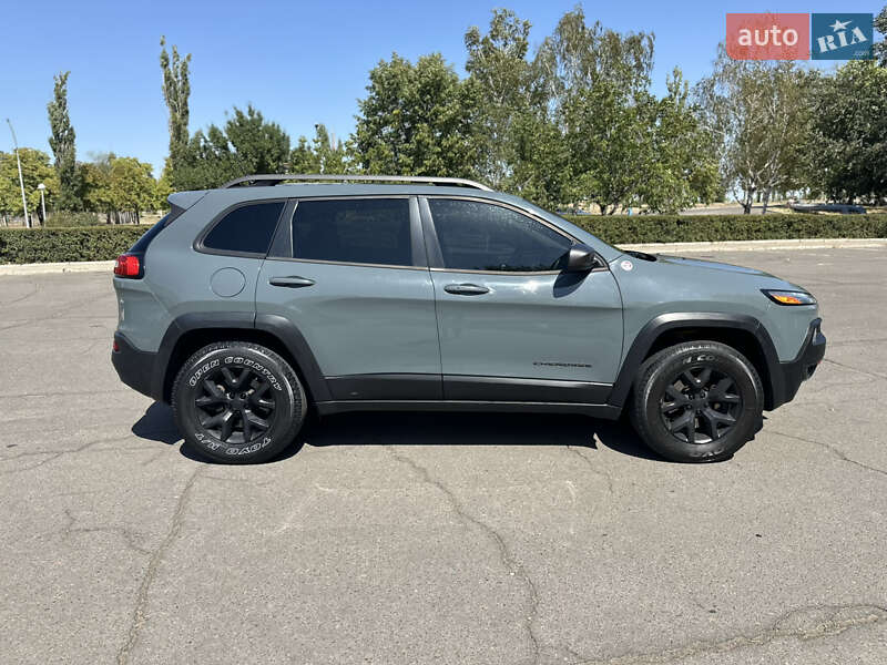 Внедорожник / Кроссовер Jeep Cherokee 2015 в Южноукраинске