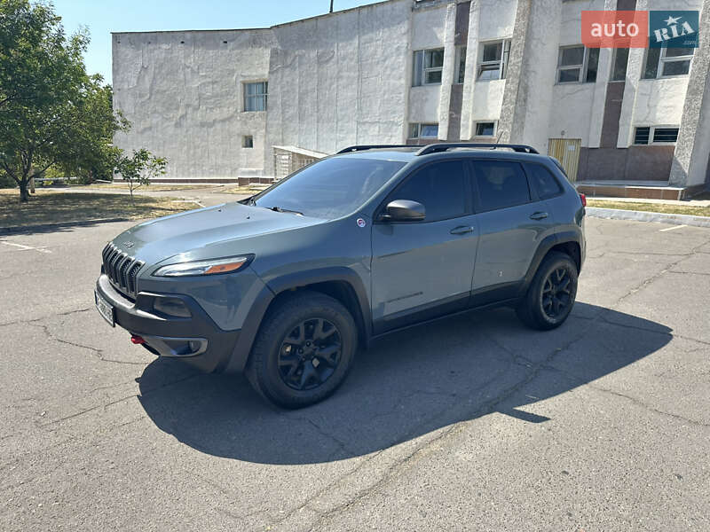 Внедорожник / Кроссовер Jeep Cherokee 2015 в Южноукраинске