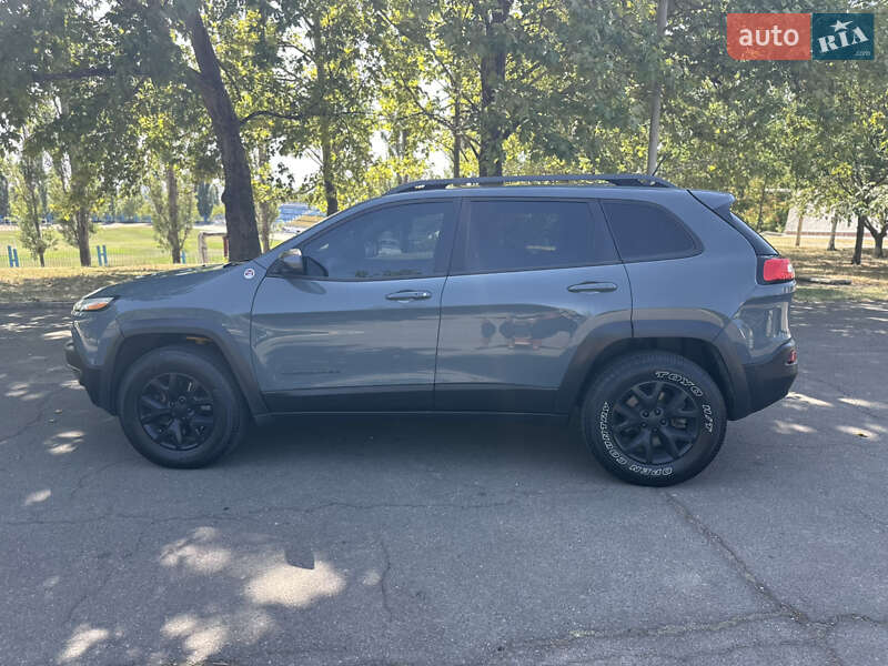 Внедорожник / Кроссовер Jeep Cherokee 2015 в Южноукраинске