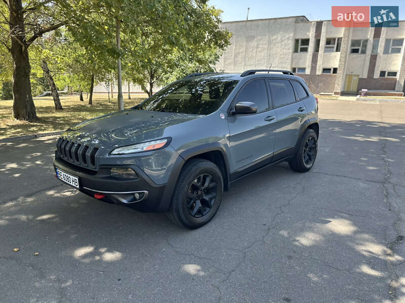 Внедорожник / Кроссовер Jeep Cherokee 2015 в Южноукраинске