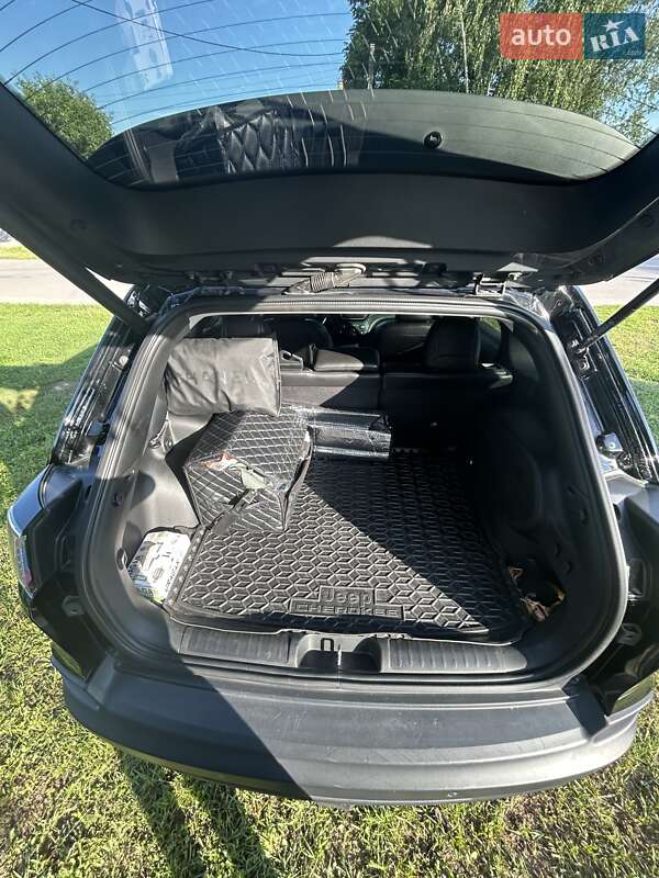 Внедорожник / Кроссовер Jeep Cherokee 2020 в Киеве фото 28 Внедорожник / Кроссовер Jeep Cherokee 2020 в Киеве