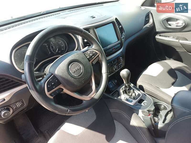 Внедорожник / Кроссовер Jeep Cherokee 2014 в Полтаве