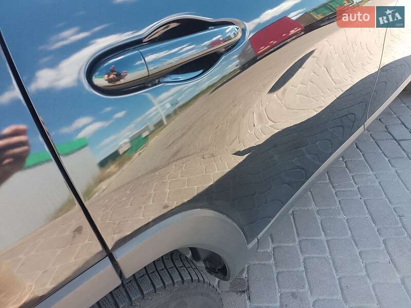 Внедорожник / Кроссовер Jeep Cherokee 2014 в Полтаве