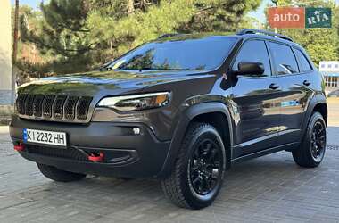 Внедорожник / Кроссовер Jeep Cherokee 2018 в 