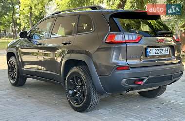 Внедорожник / Кроссовер Jeep Cherokee 2018 в 