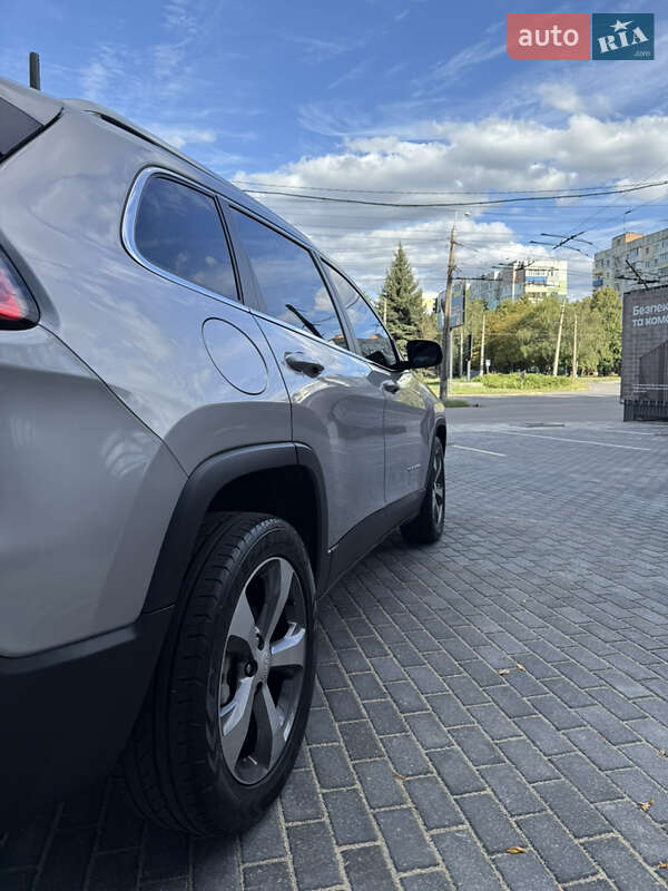 Позашляховик / Кросовер Jeep Cherokee 2019 в Полтаві фото 21 Позашляховик / Кросовер Jeep Cherokee 2019 в Полтаві