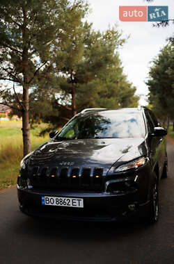 Внедорожник / Кроссовер Jeep Cherokee 2015 в 
