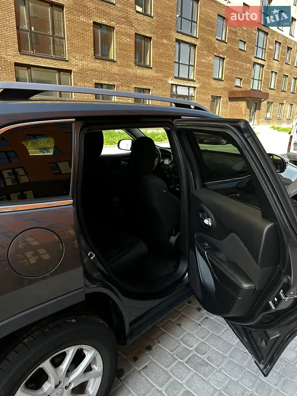 Jeep Cherokee 2016 VIN 1C4PJLCB7GW351358 фото оголошення 9 з 62