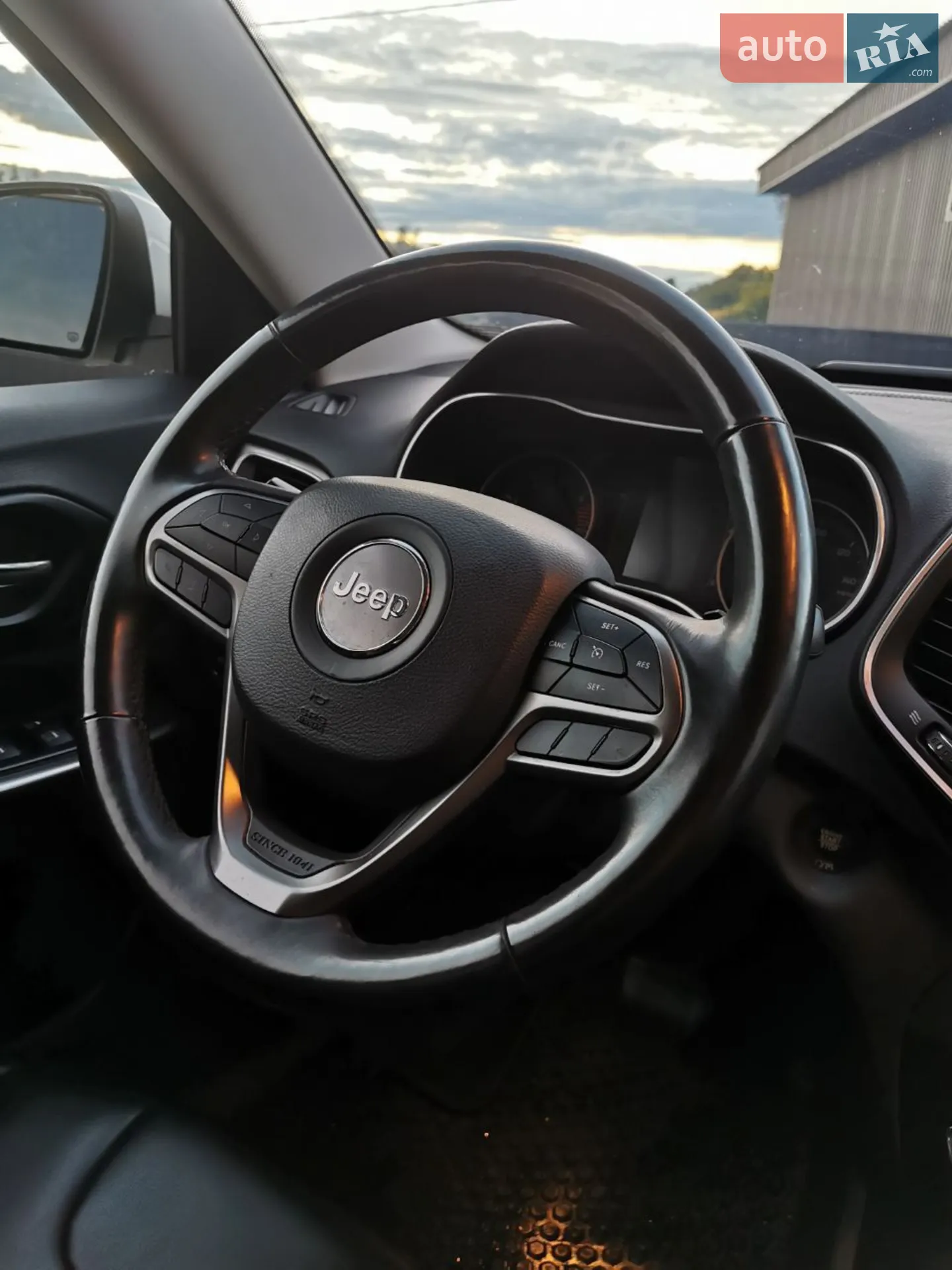 2019 Jeep Cherokee - мініатюра 22