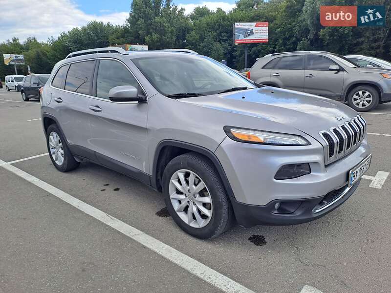 Внедорожник / Кроссовер Jeep Cherokee 2016 в Хмельницком