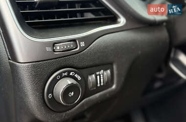 Внедорожник / Кроссовер Jeep Cherokee 2018 в 