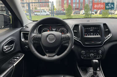 Внедорожник / Кроссовер Jeep Cherokee 2018 в 