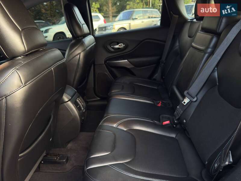 Внедорожник / Кроссовер Jeep Cherokee 2018 в Харькове