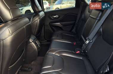 Внедорожник / Кроссовер Jeep Cherokee 2018 в 
