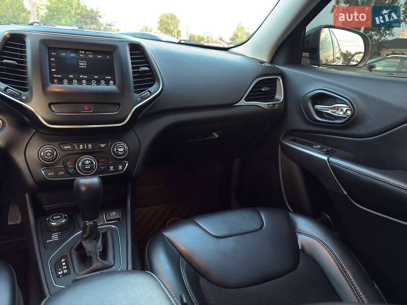Внедорожник / Кроссовер Jeep Cherokee 2018 в Харькове