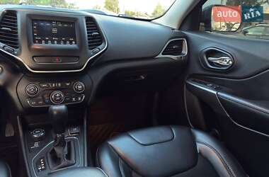 Внедорожник / Кроссовер Jeep Cherokee 2018 в 