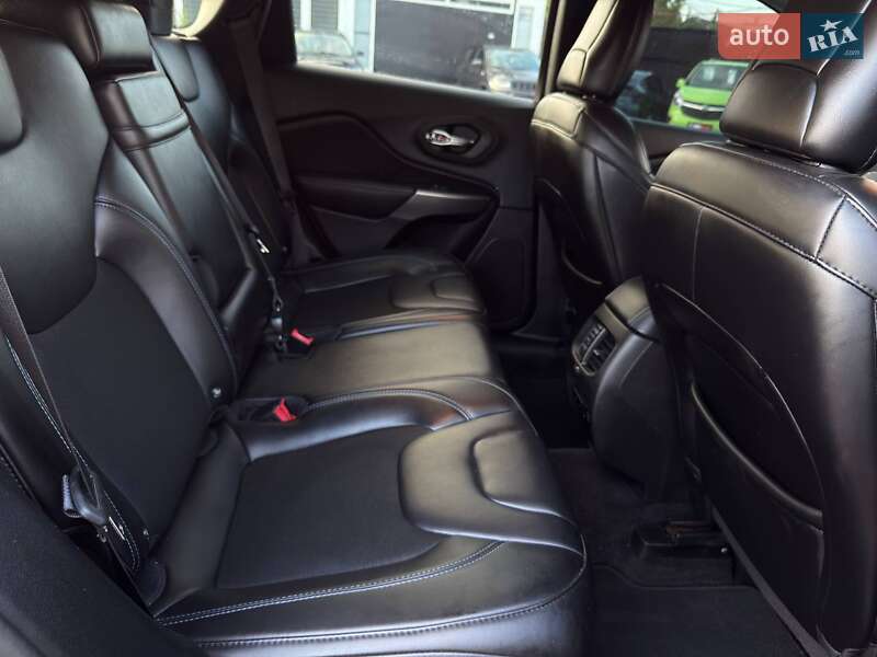 Внедорожник / Кроссовер Jeep Cherokee 2018 в Харькове