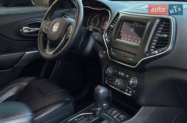 Внедорожник / Кроссовер Jeep Cherokee 2018 в 