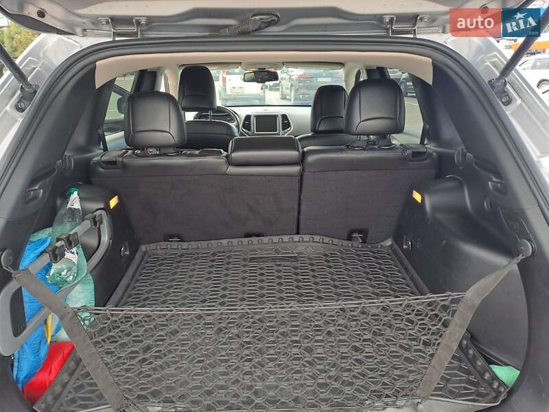 Внедорожник / Кроссовер Jeep Cherokee 2016 в Хмельницком