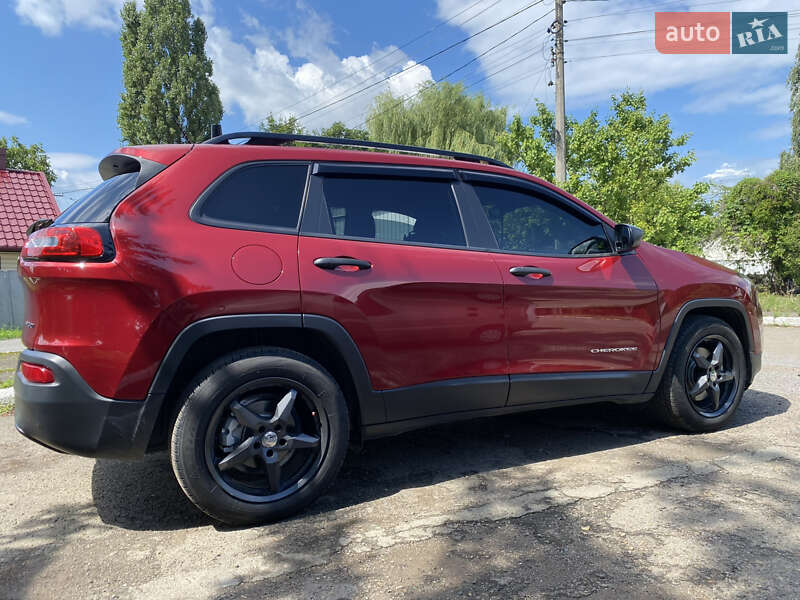 Внедорожник / Кроссовер Jeep Cherokee 2016 в Черновцах