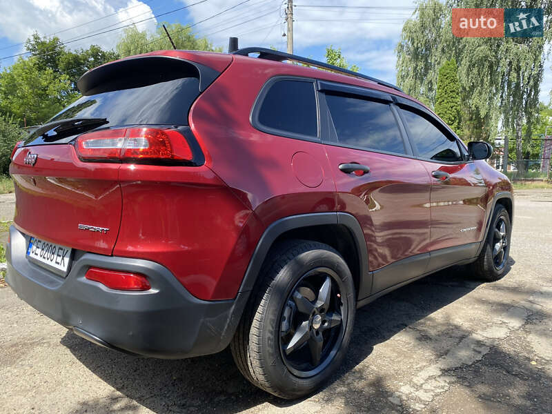 Внедорожник / Кроссовер Jeep Cherokee 2016 в Черновцах
