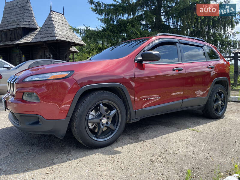 Внедорожник / Кроссовер Jeep Cherokee 2016 в Черновцах