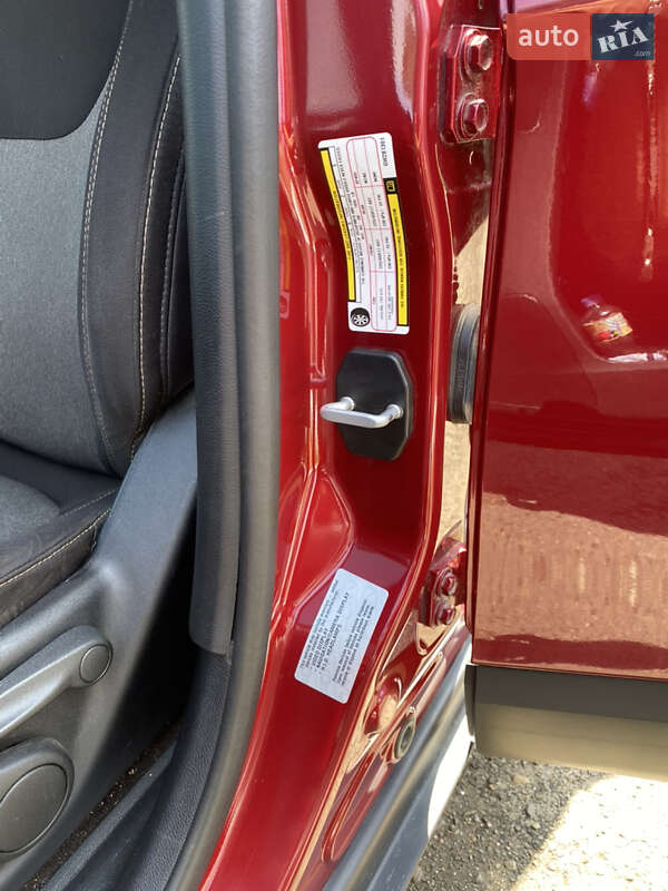 Внедорожник / Кроссовер Jeep Cherokee 2016 в Черновцах