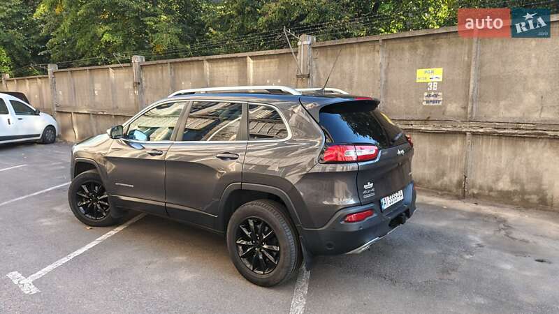 Внедорожник / Кроссовер Jeep Cherokee 2014 в Киеве