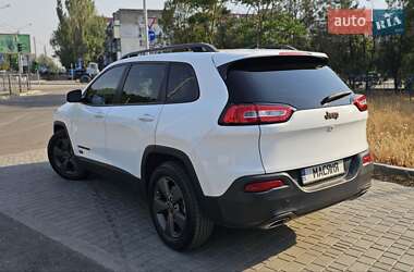 Внедорожник / Кроссовер Jeep Cherokee 2016 в 