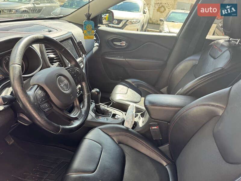 Внедорожник / Кроссовер Jeep Cherokee 2018 в Киеве