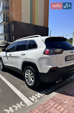 Внедорожник / Кроссовер Jeep Cherokee 2018 в 