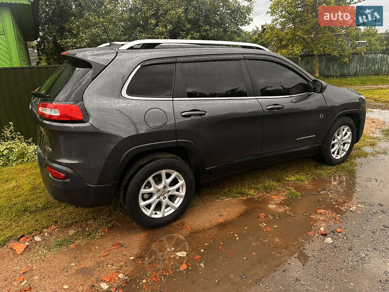 Внедорожник / Кроссовер Jeep Cherokee 2016 в Городне