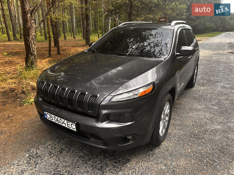 Внедорожник / Кроссовер Jeep Cherokee 2016 в Городне
