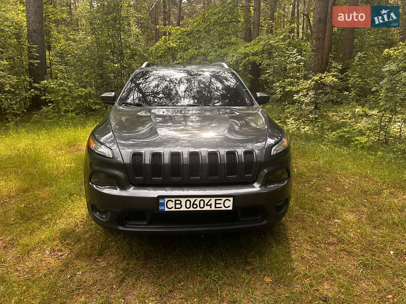 Внедорожник / Кроссовер Jeep Cherokee 2016 в Городне