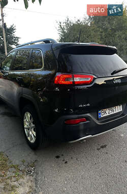 Внедорожник / Кроссовер Jeep Cherokee 2015 в 