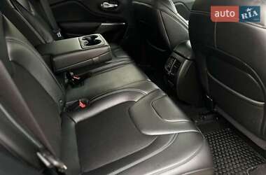 Внедорожник / Кроссовер Jeep Cherokee 2018 в 