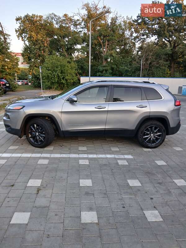 Позашляховик / Кросовер Jeep Cherokee 2016 в Черкасах