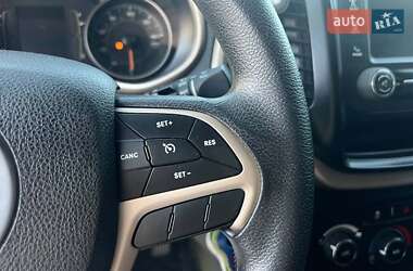 Внедорожник / Кроссовер Jeep Cherokee 2017 в 