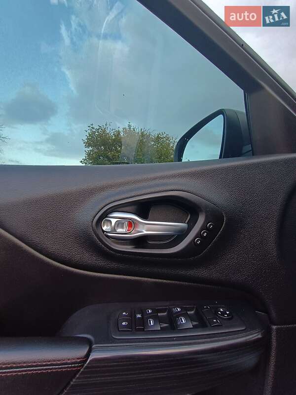 Позашляховик / Кросовер Jeep Cherokee 2015 в Харкові фото 7 Позашляховик / Кросовер Jeep Cherokee 2015 в Харкові