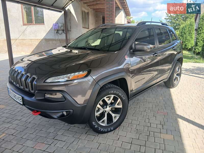 Внедорожник / Кроссовер Jeep Cherokee 2017 в Джурине фото 21 Внедорожник / Кроссовер Jeep Cherokee 2017 в Джурине